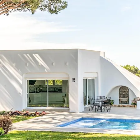 2 Bedroom Awesome In Prázdninový dům Marbella