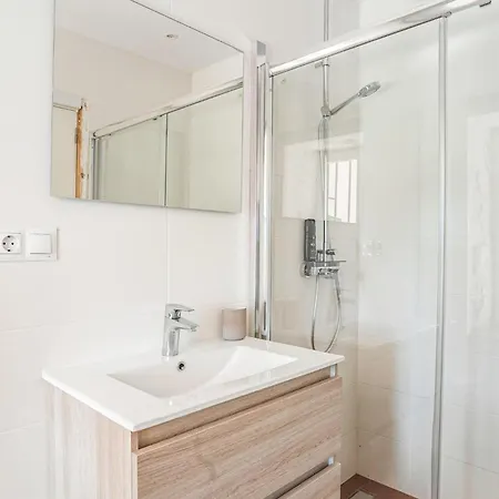 2 Bedroom Awesome In Marbella