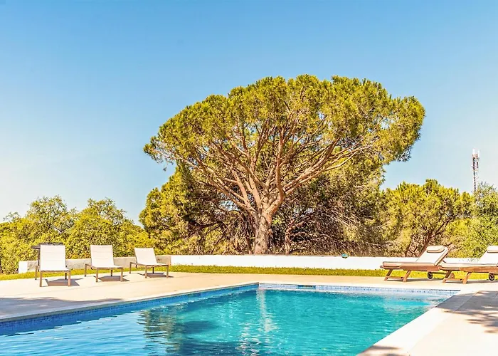2 Bedroom Awesome In Holiday home *
